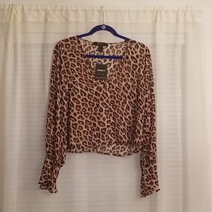 Leopard print Vneck shirt